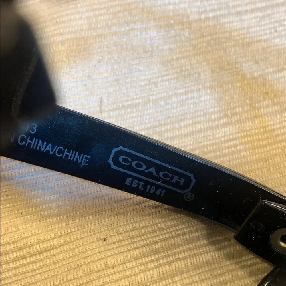 Coach worn once authentic thong sandal iconic logo